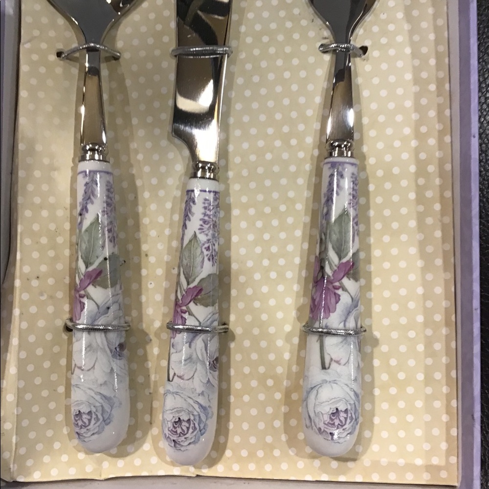 Beautiful floral decor Lightahead 3 Pc Set Stainless Silverware Lavender new